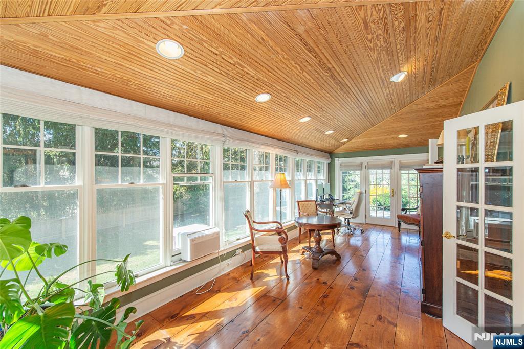 376 Lafayette Road Property Photo 17