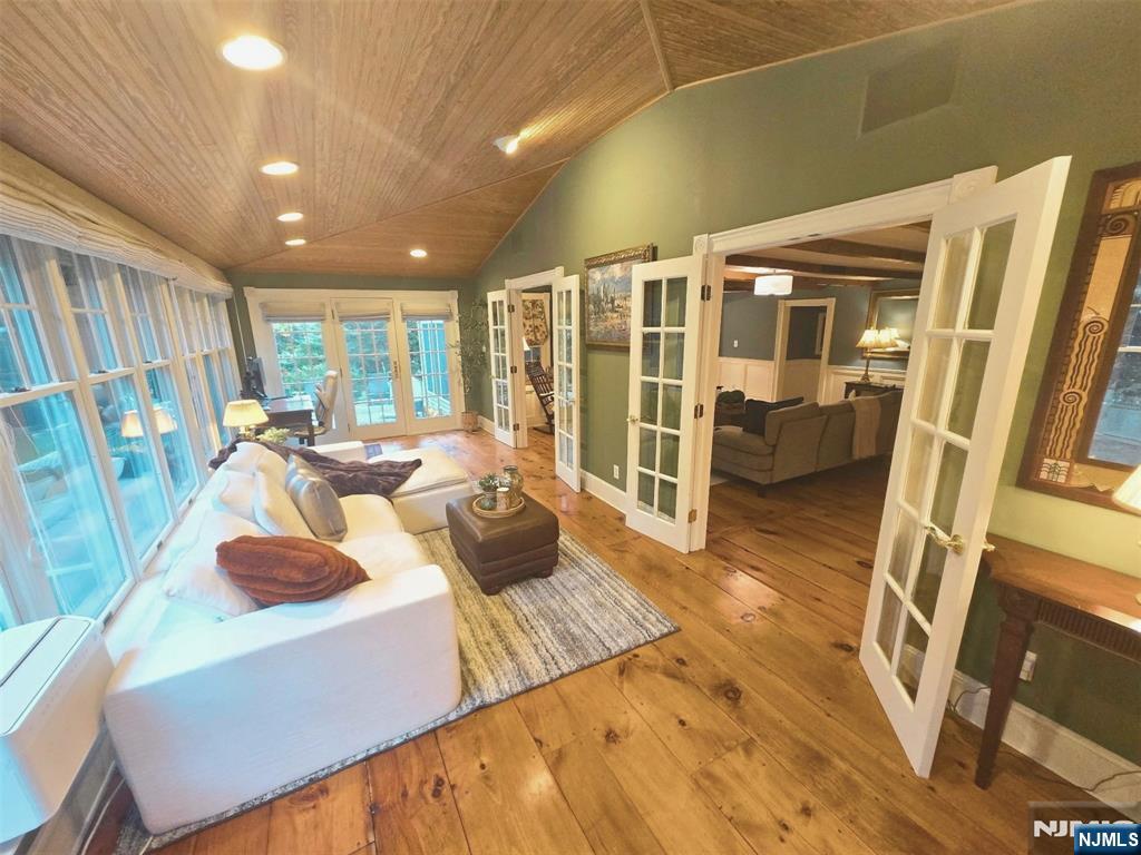 376 Lafayette Road Property Photo 18