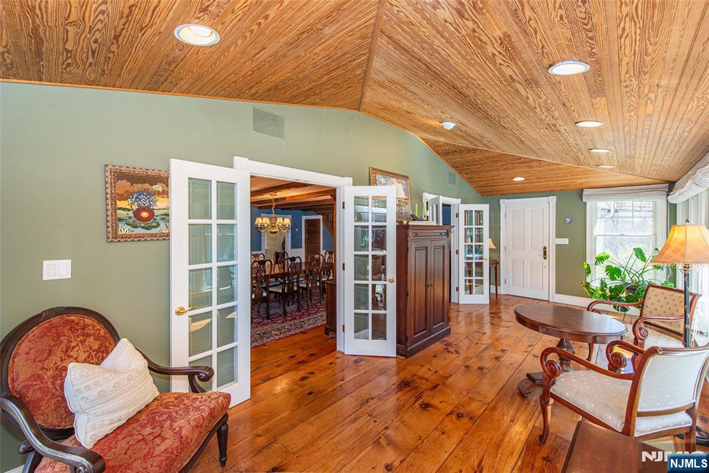 376 Lafayette Road Property Photo 19