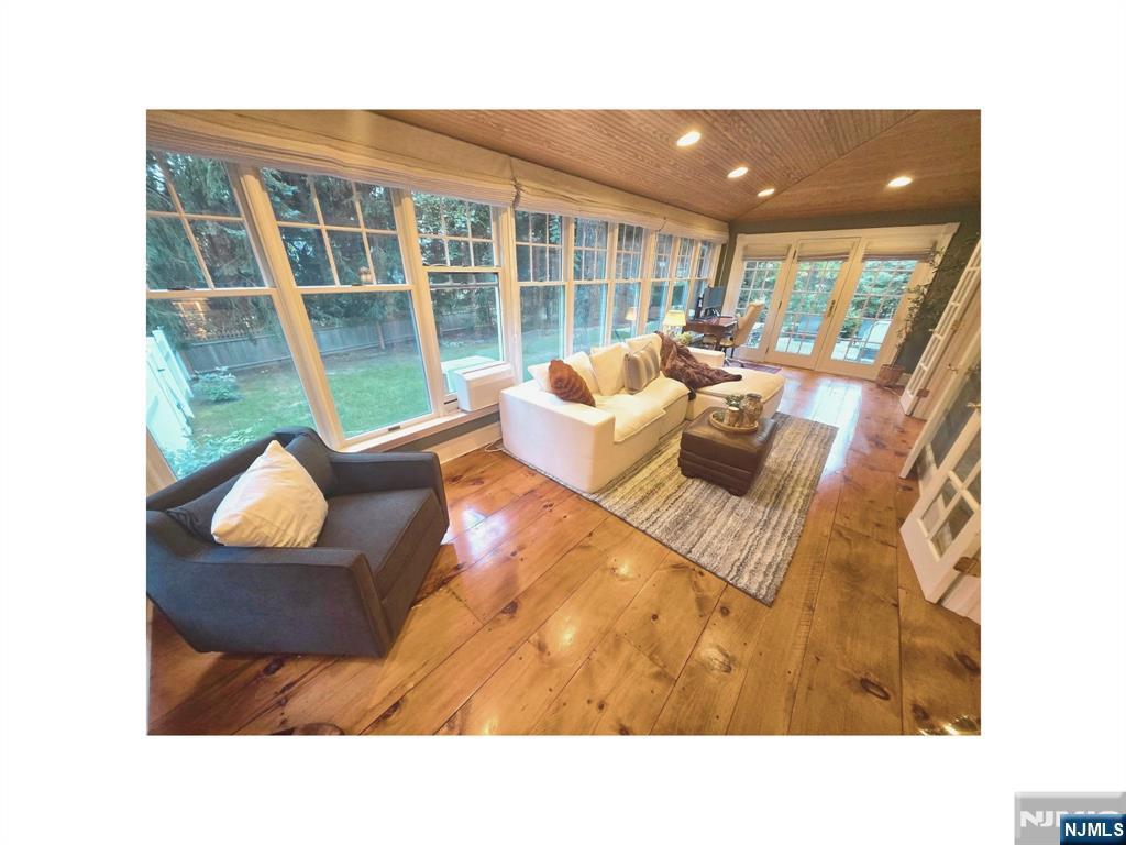 376 Lafayette Road Property Photo 20