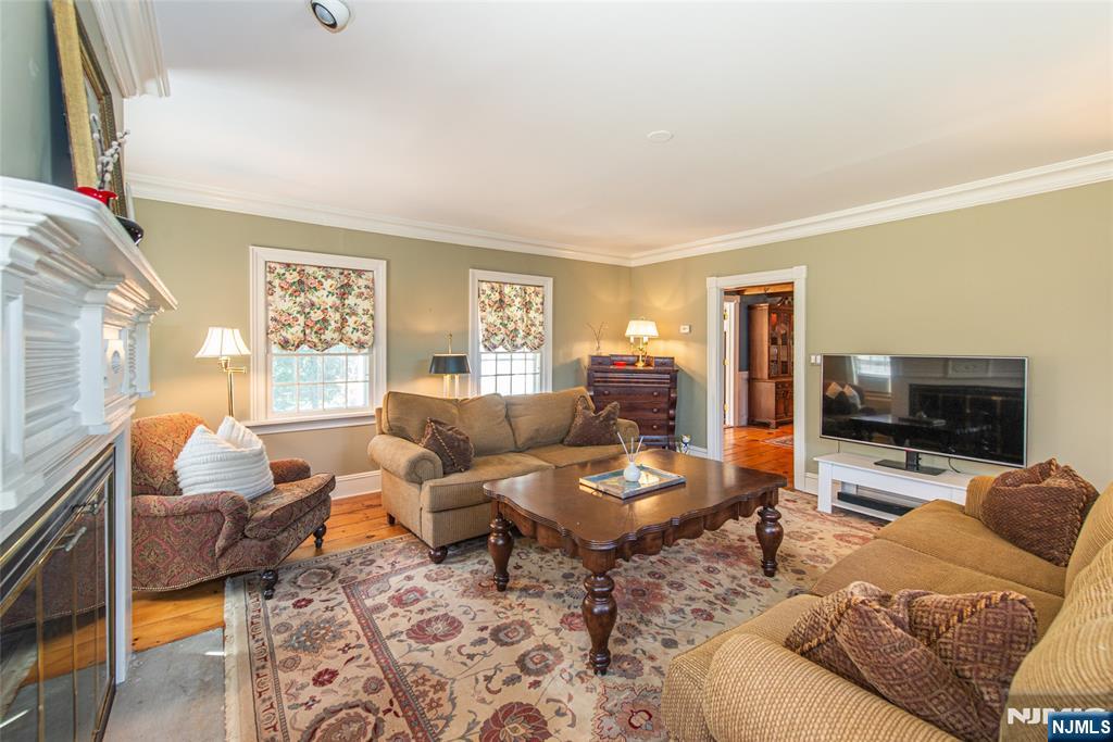 376 Lafayette Road Property Photo 25