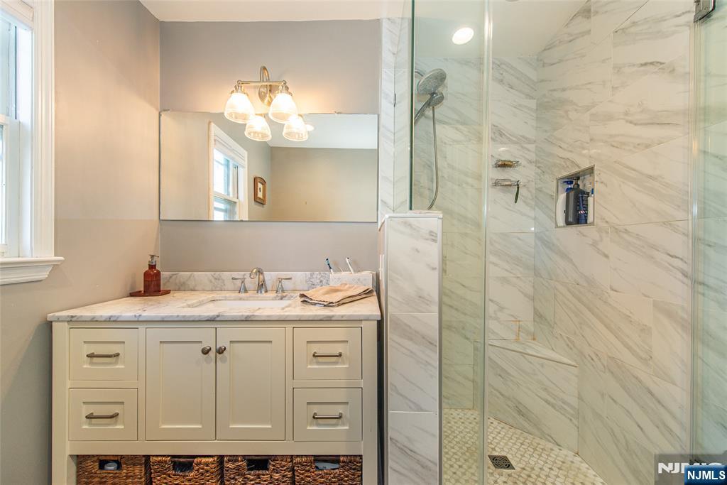 376 Lafayette Road Property Photo 32