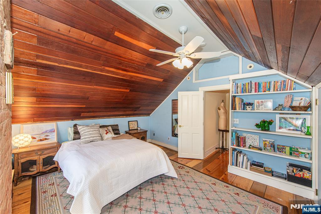 376 Lafayette Road Property Photo 34