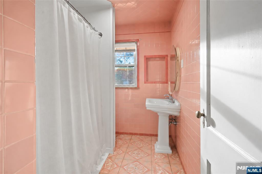 417-419 40th Street Property Photo 23