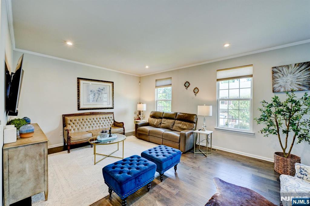 4 Woodland Way 2 Property Photo 3
