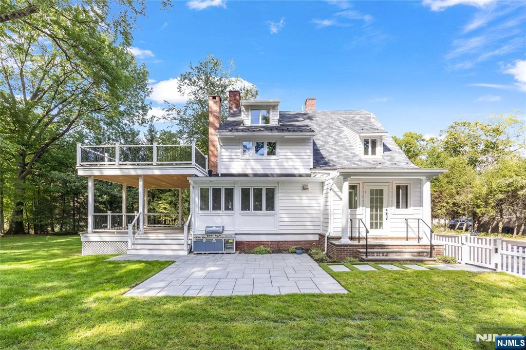 390 Harland Avenue Property Photo 4
