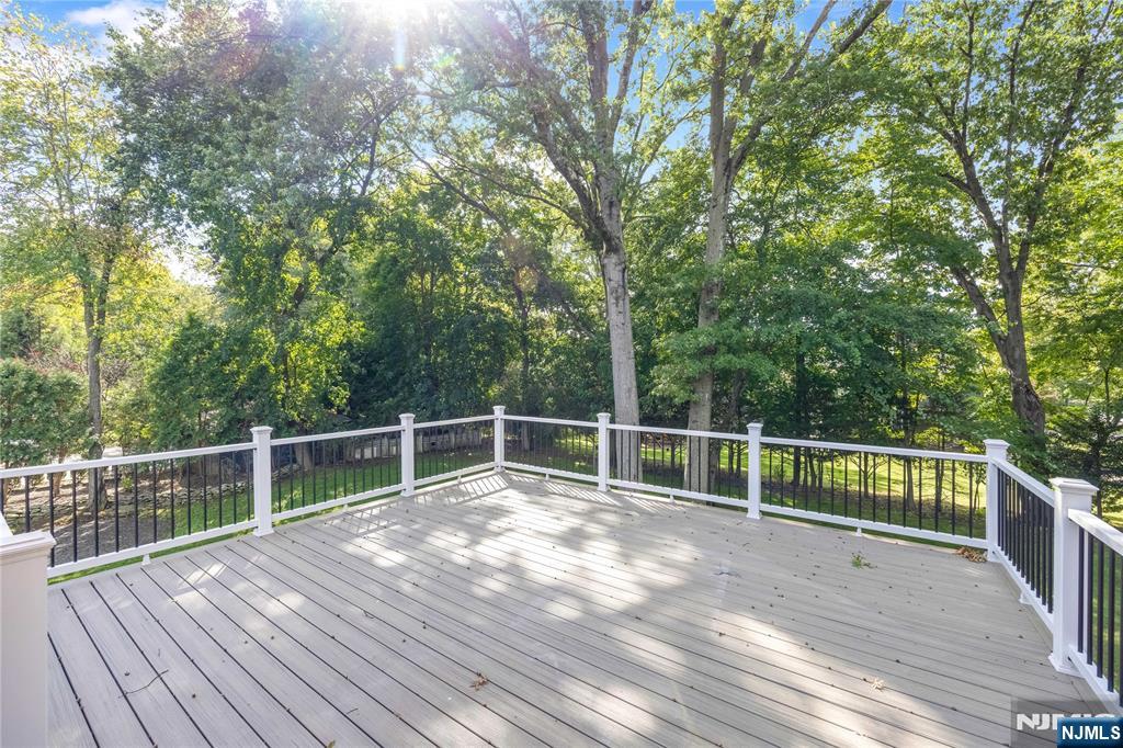 390 Harland Avenue Property Photo 33