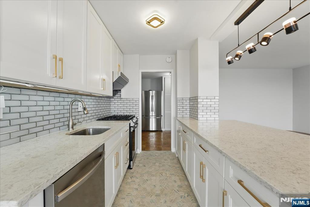 6600 Boulevard East 18k Property Photo 14