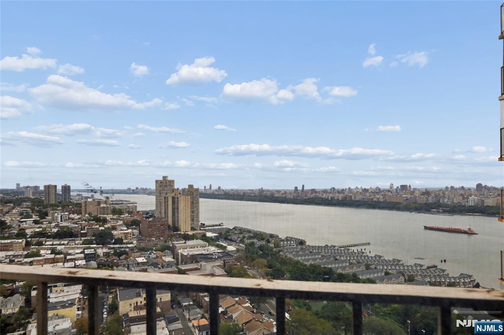 6040 Boulevard East 29n Property Photo 1