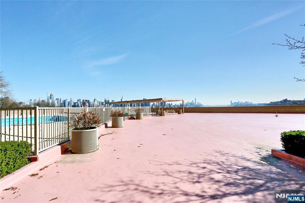 6040 Boulevard East 29n Property Photo 8