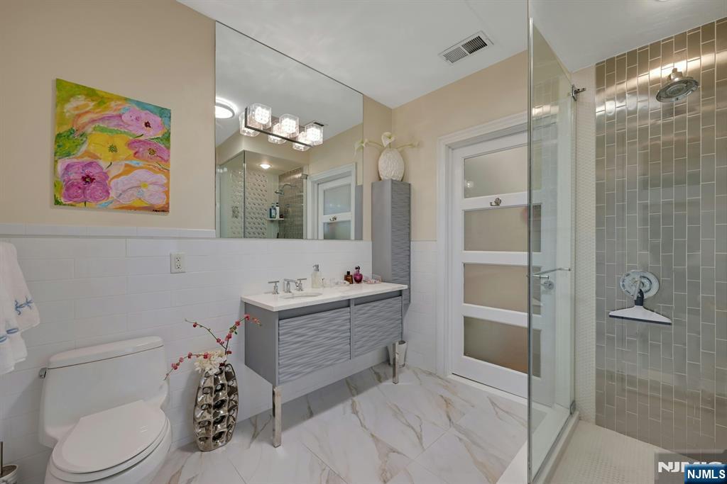 9 Somerset Lane 107 Property Photo 10