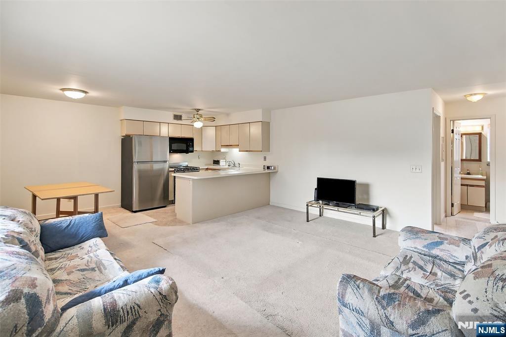 481 Walker Street 1i Property Photo 12