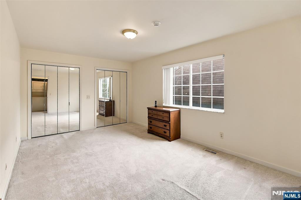 481 Walker Street 1i Property Photo 14