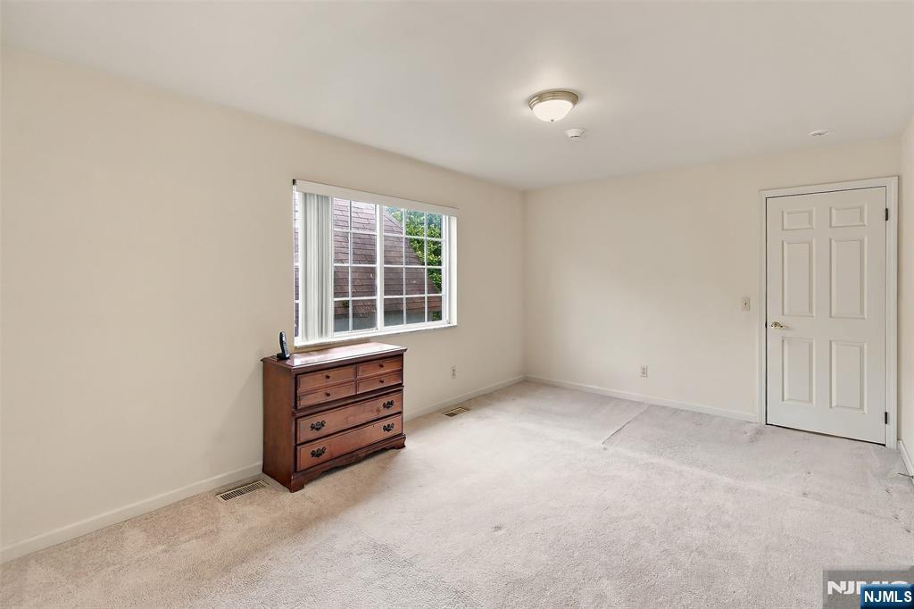 481 Walker Street 1i Property Photo 15