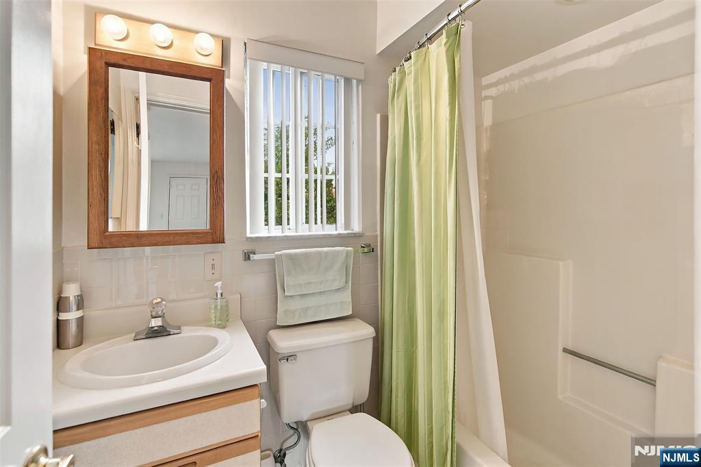 481 Walker Street 1i Property Photo 16