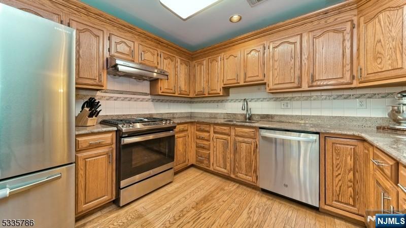 219 Warbler Drive Property Photo 8