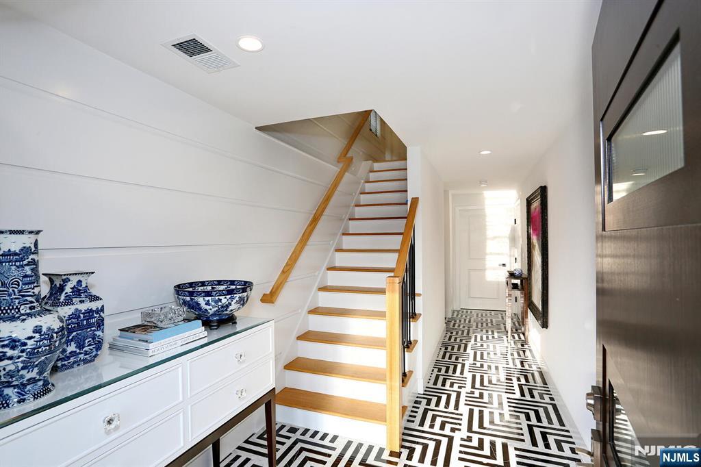 111 1st Street Property Photo 3