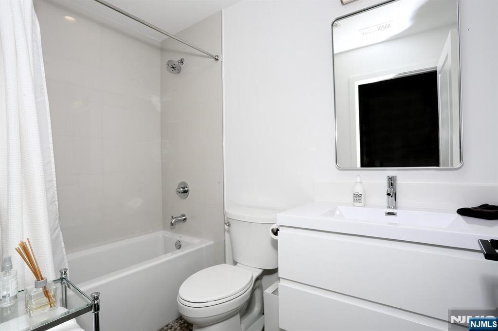 111 1st Street Property Photo 14