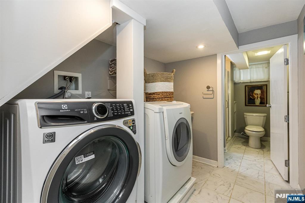 36 Chapman Place Property Photo 33