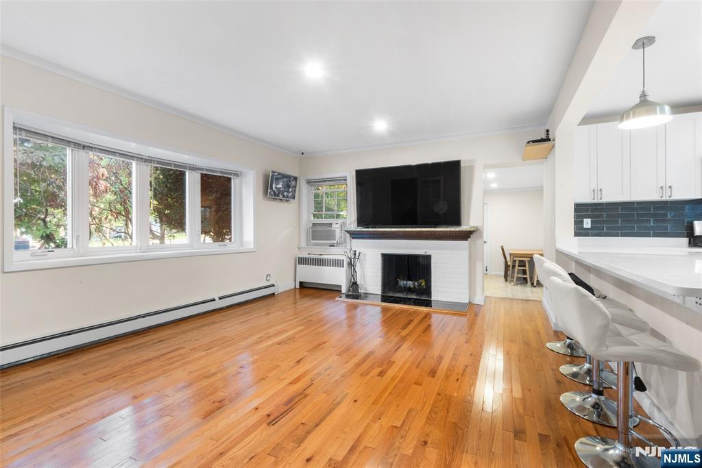 558 Broad Avenue Property Photo 2