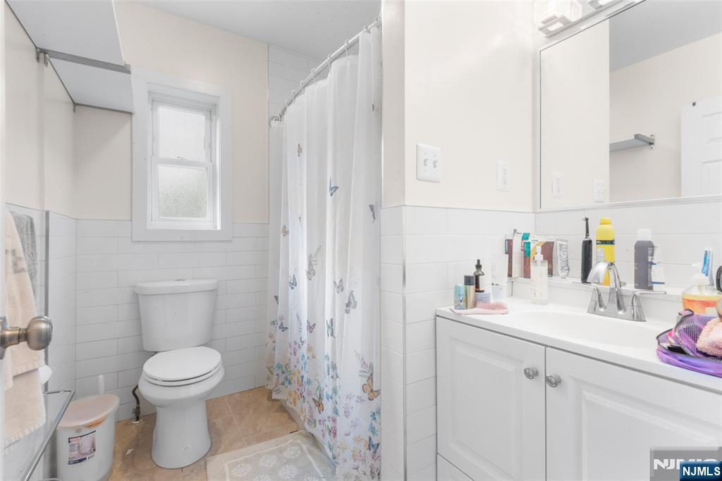 558 Broad Avenue Property Photo 9