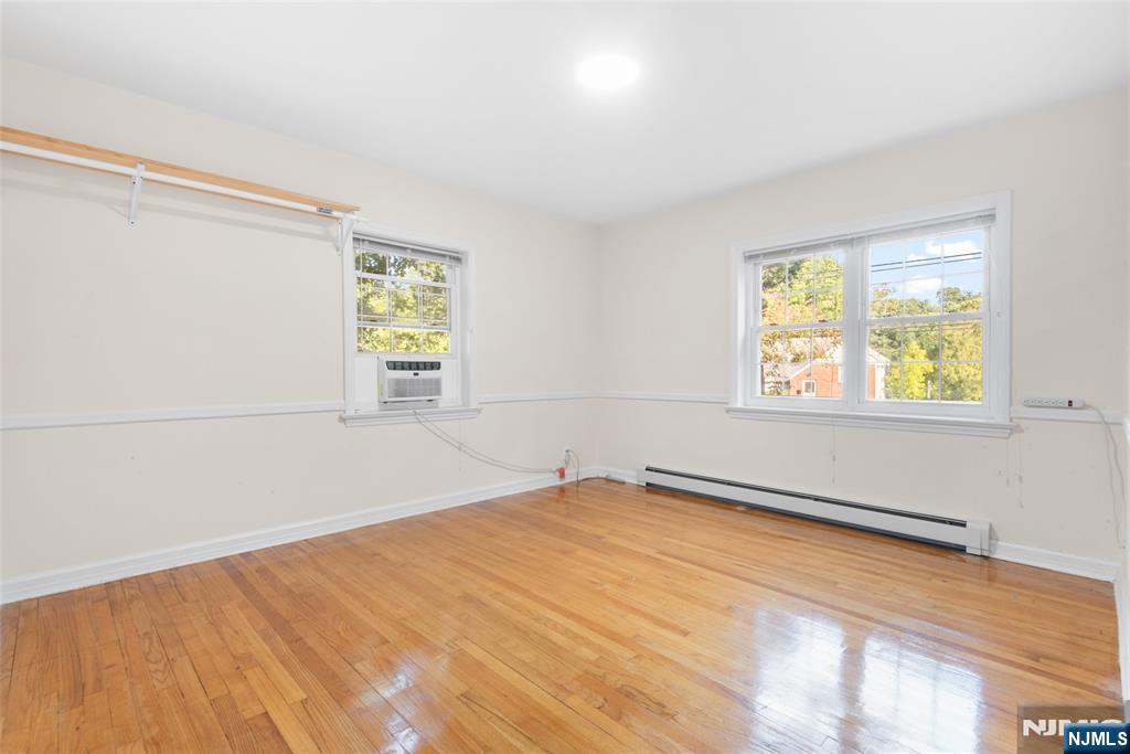 558 Broad Avenue Property Photo 11