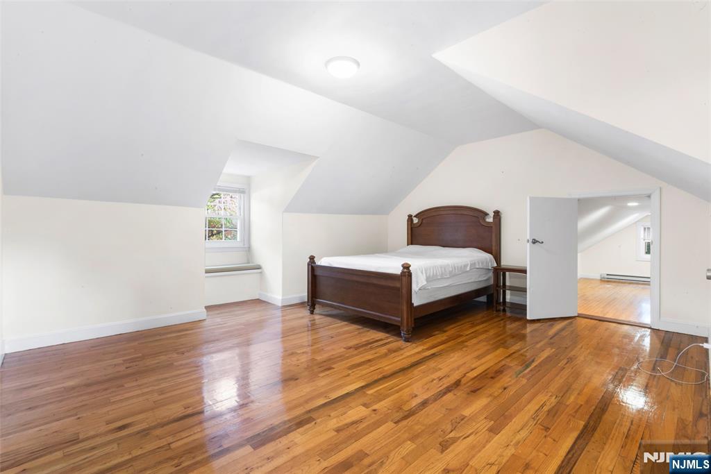 558 Broad Avenue Property Photo 13