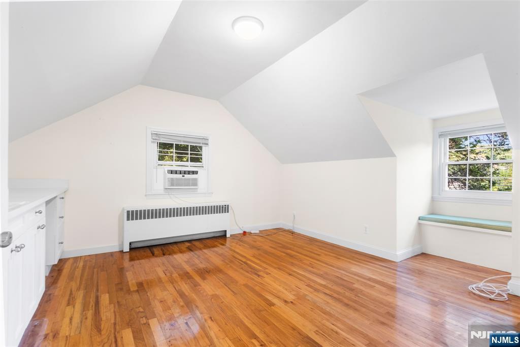 558 Broad Avenue Property Photo 16