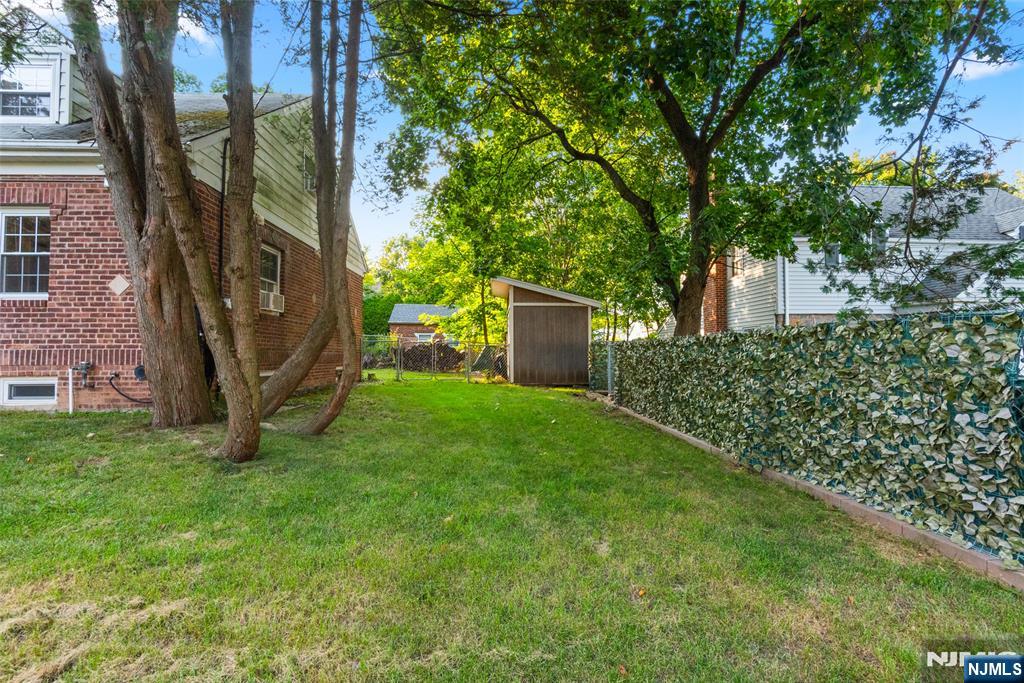 558 Broad Avenue Property Photo 24