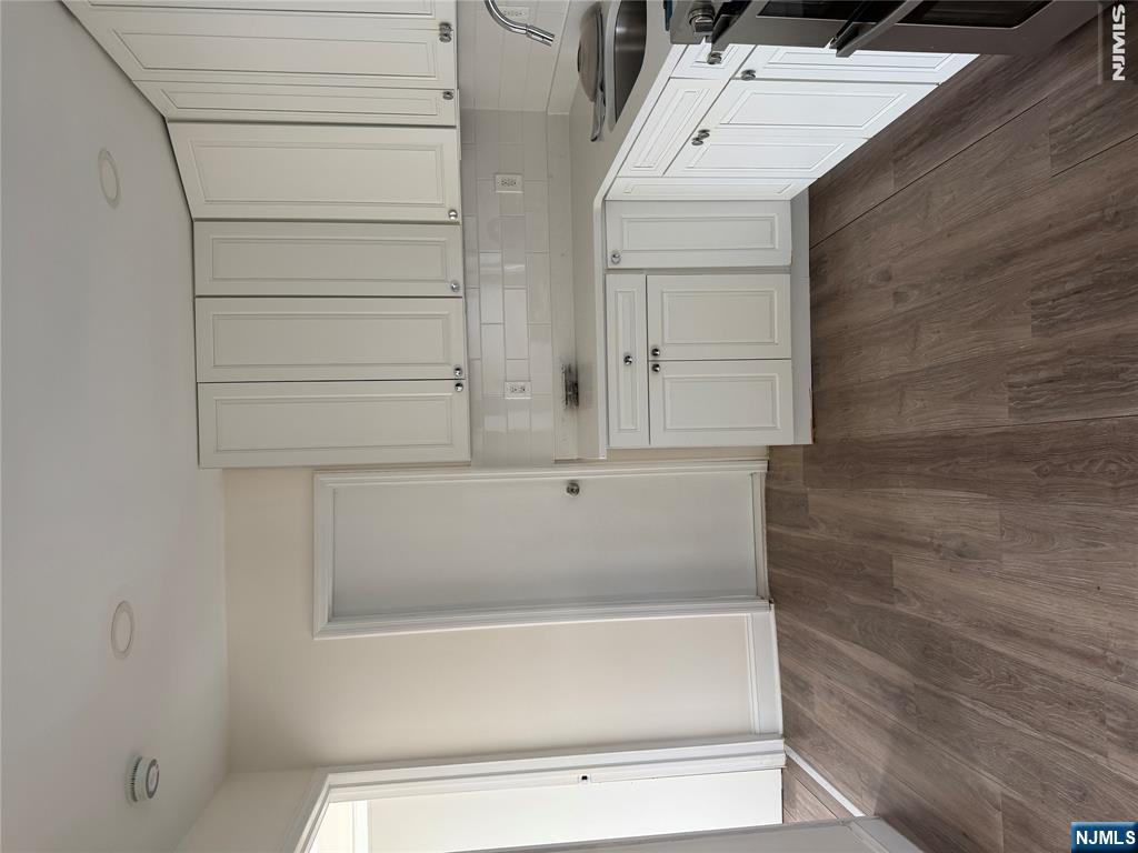 25 Henry Street 1 Property Photo 4