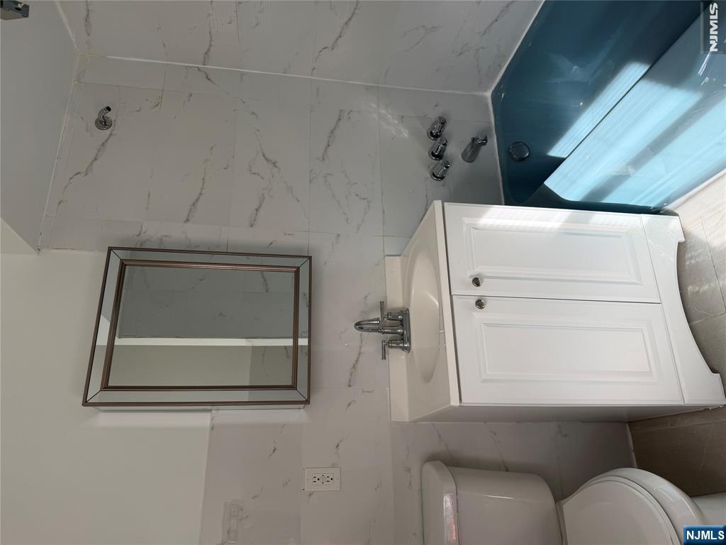 25 Henry Street 1 Property Photo 6