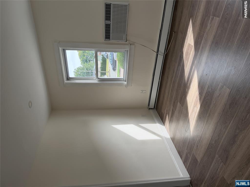 25 Henry Street 1 Property Photo 12