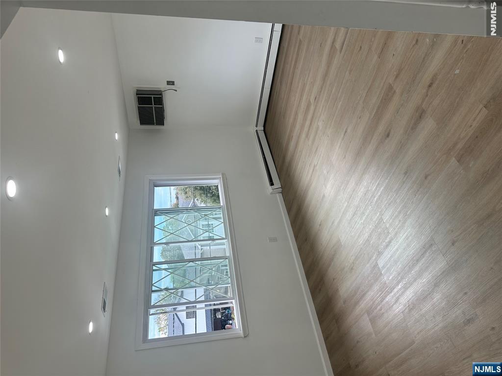 739 Lake Avenue Property Photo 5