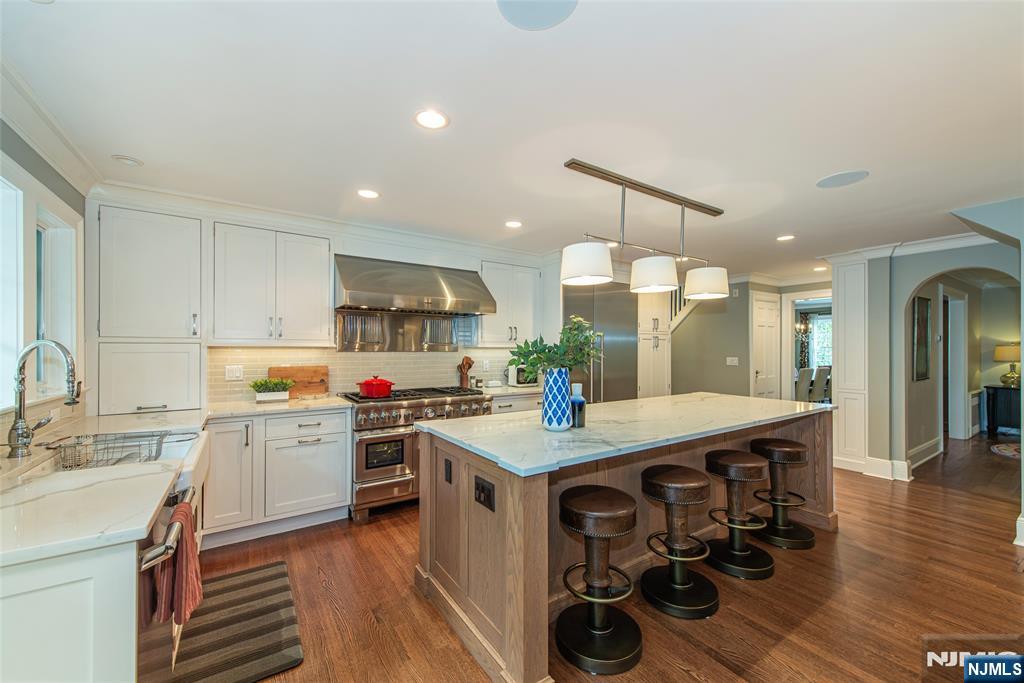486 Ridgewood Avenue Property Photo 9