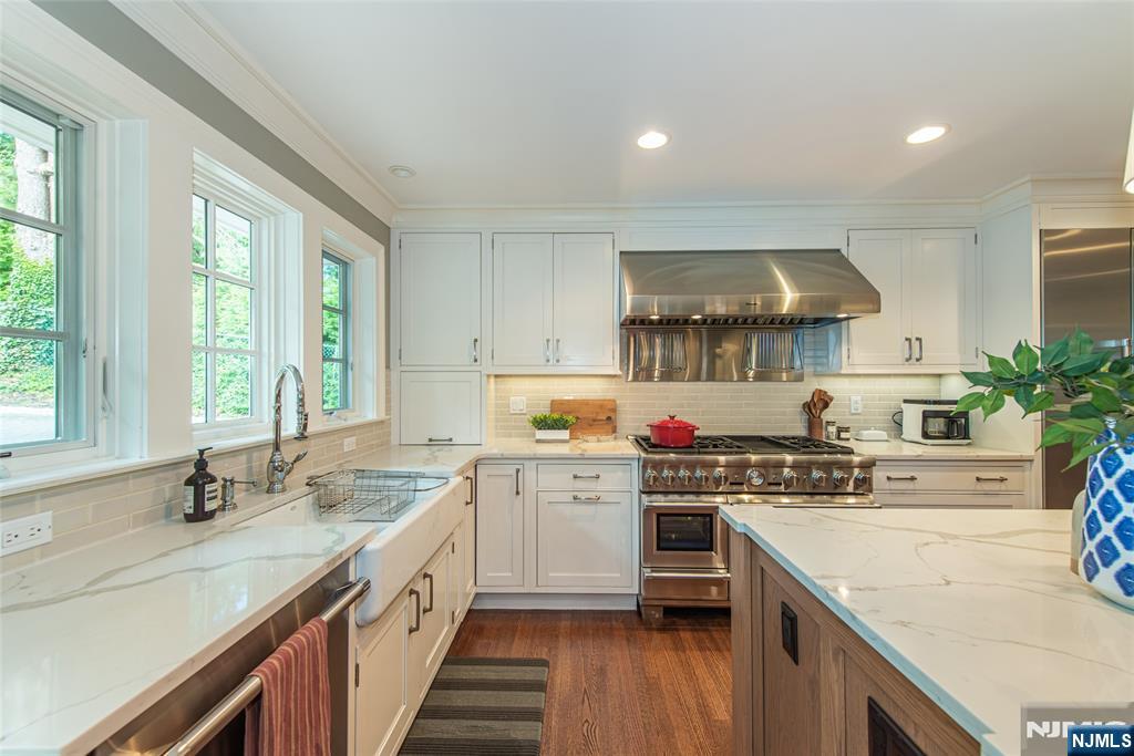 486 Ridgewood Avenue Property Photo 10