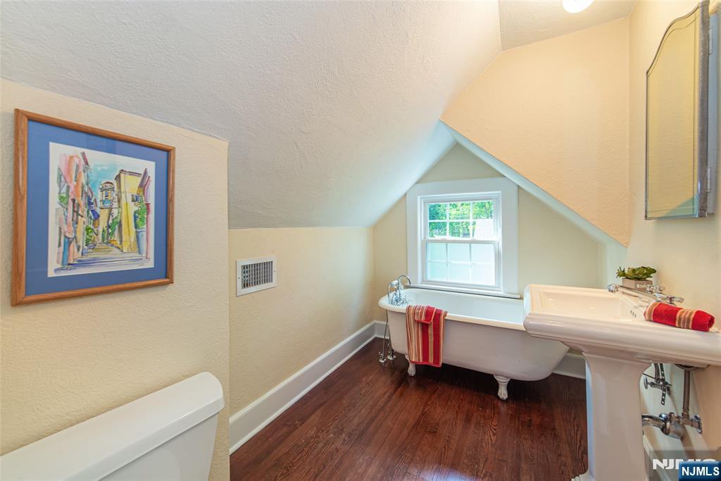 486 Ridgewood Avenue Property Photo 31