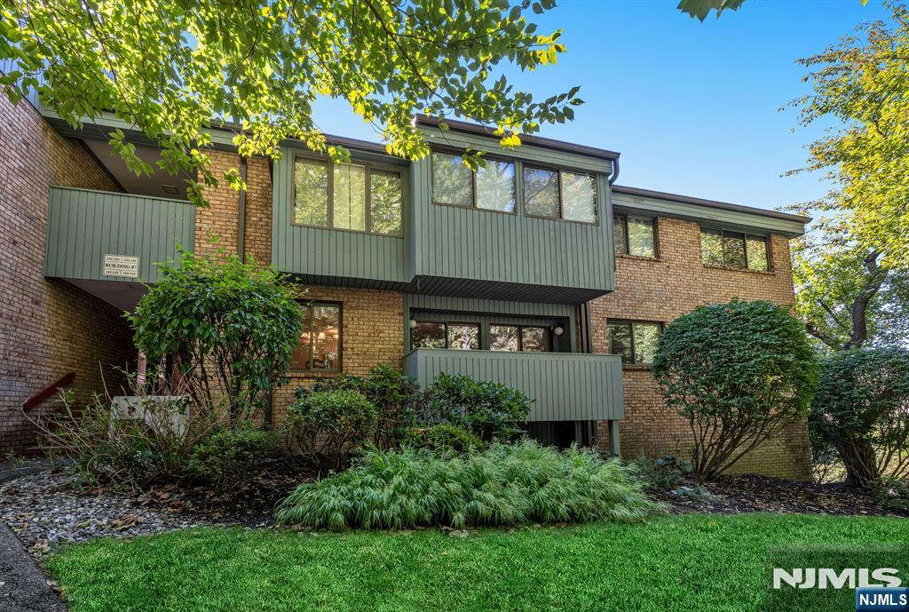 141 Indian Hollow Court Property Photo 1