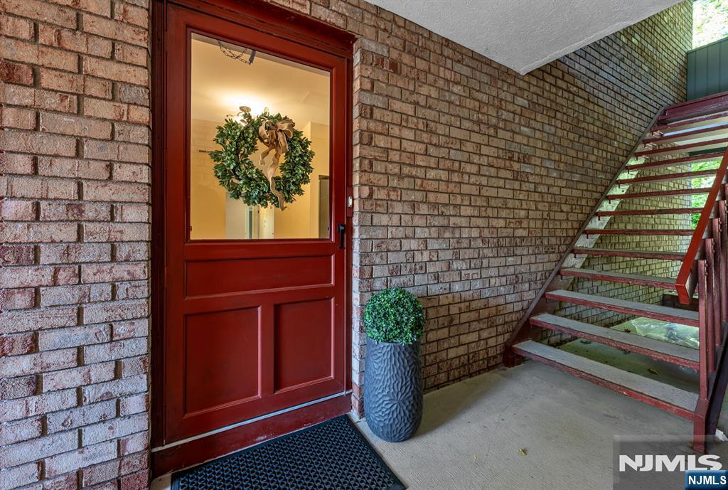 141 Indian Hollow Court Property Photo 2