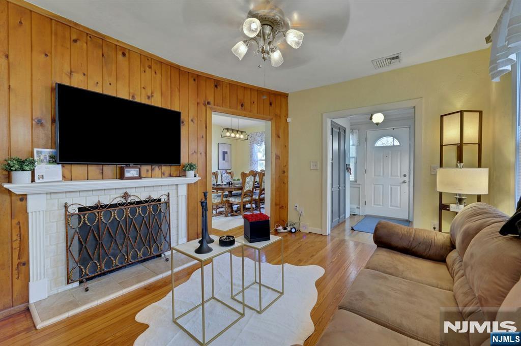 86 Shaler Avenue Property Photo 7