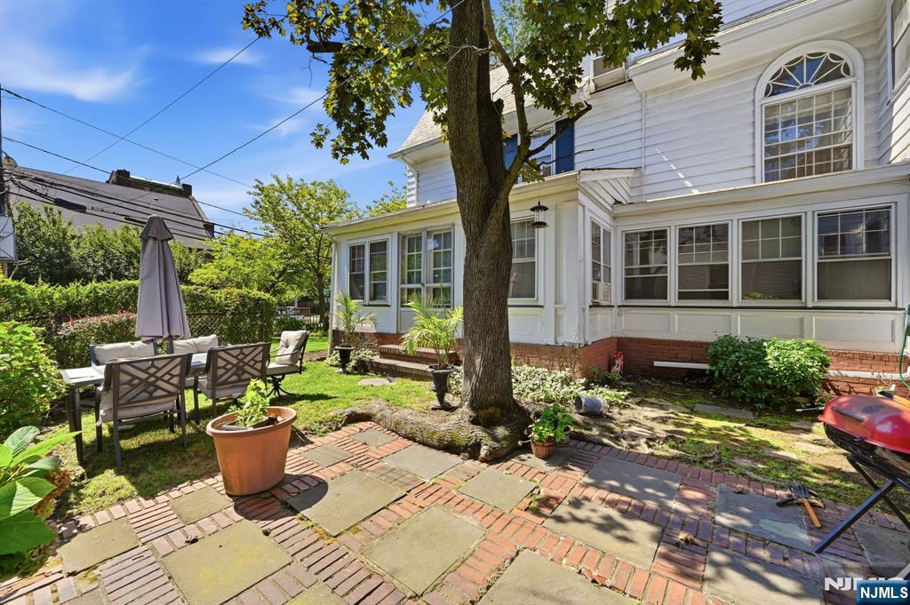 415 Ridge Street Property Photo 22