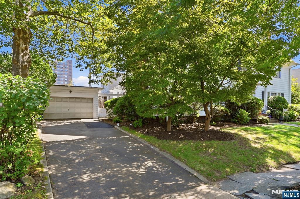 415 Ridge Street Property Photo 23