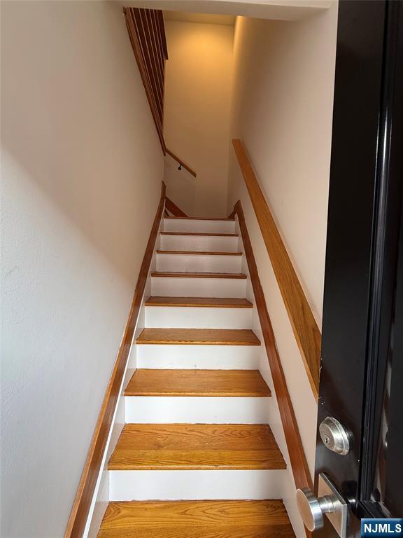 72 E Main Street 8 Property Photo 3