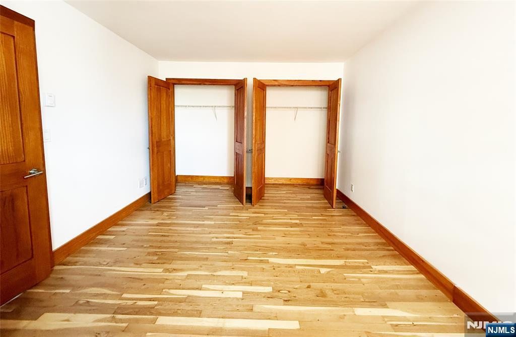 72 E Main Street 8 Property Photo 9