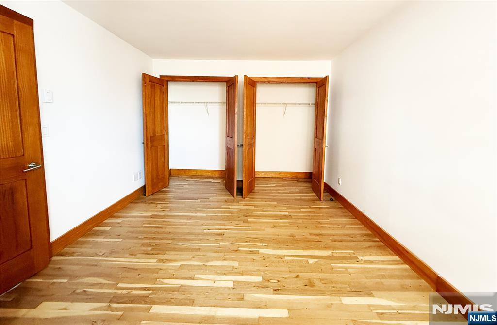 72 E Main Street 8 Property Photo 9