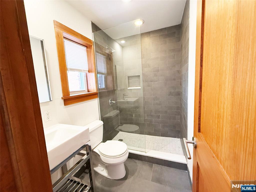 72 E Main Street 8 Property Photo 11
