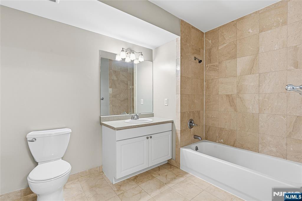 905 River Road 223 Property Photo 14