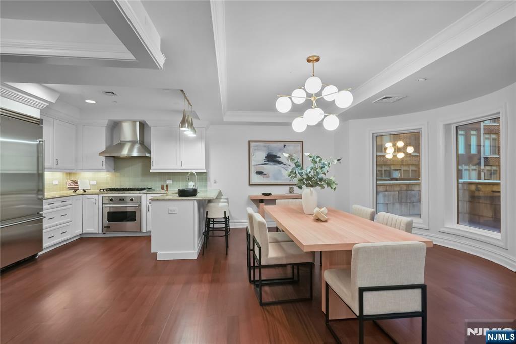 22 Oxford Landing Property Photo 8