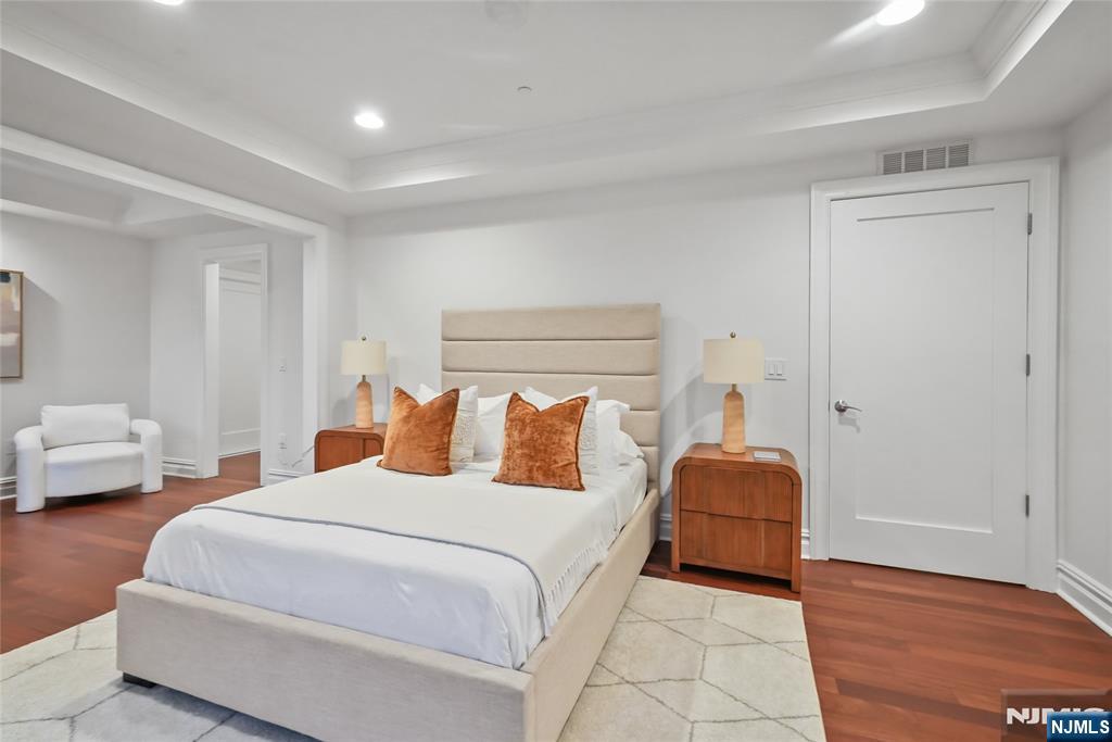 22 Oxford Landing Property Photo 22