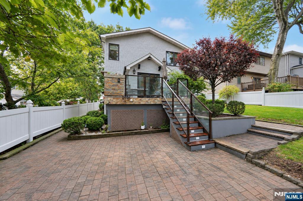 690 Ray Avenue Property Photo 30