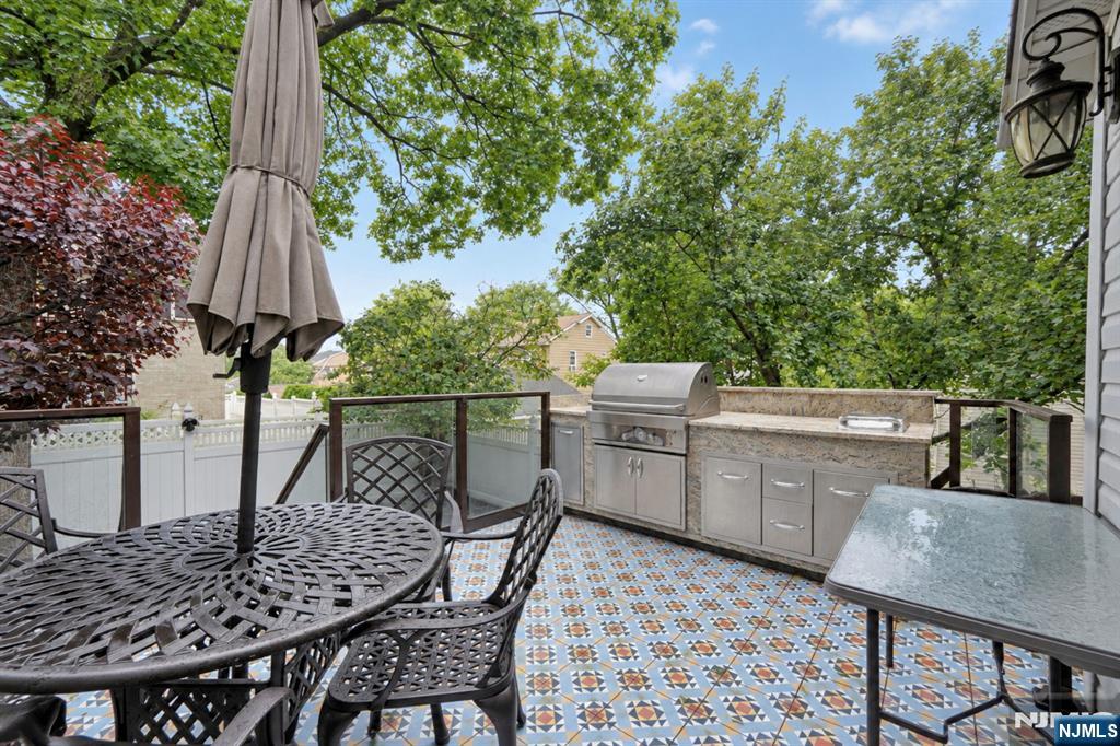 690 Ray Avenue Property Photo 32
